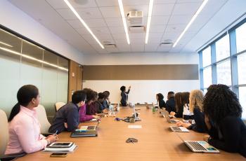 Empresa trabajo en equipo reunión